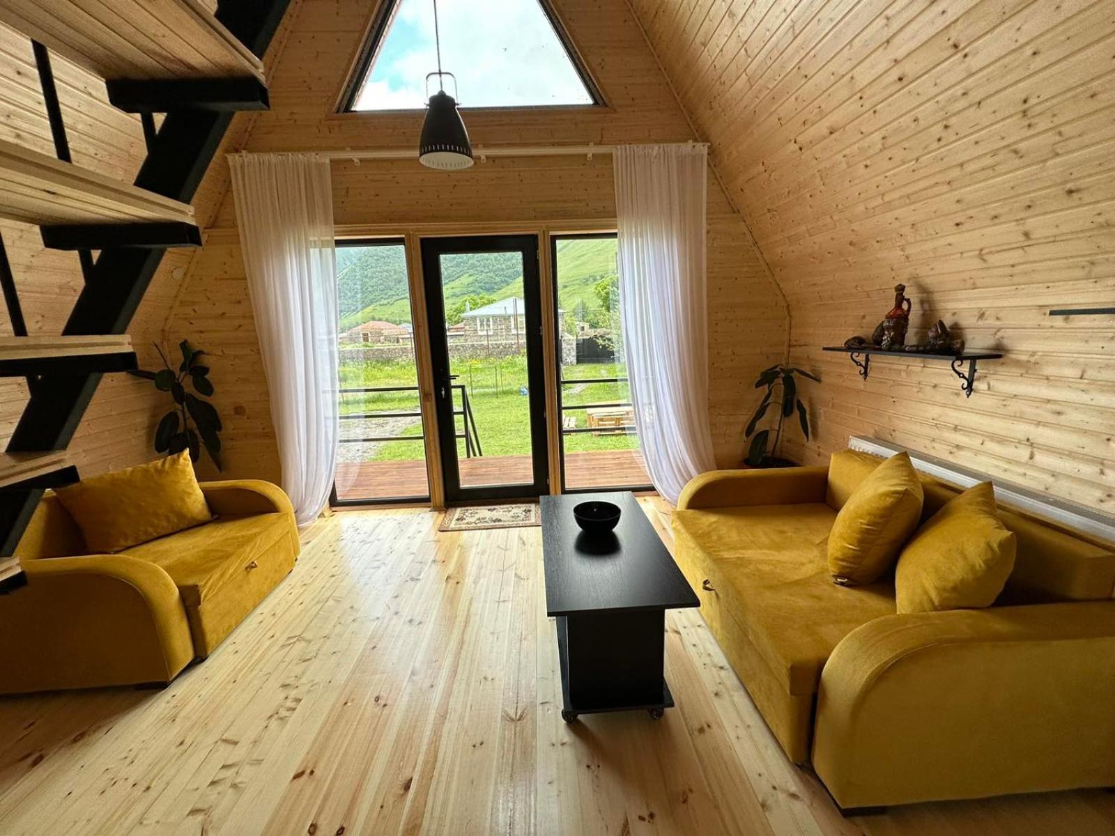 Thomas' Hut Apartment Stepantsminda Exterior photo